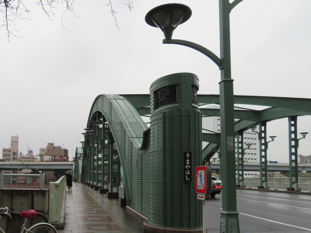 厩橋の歩道