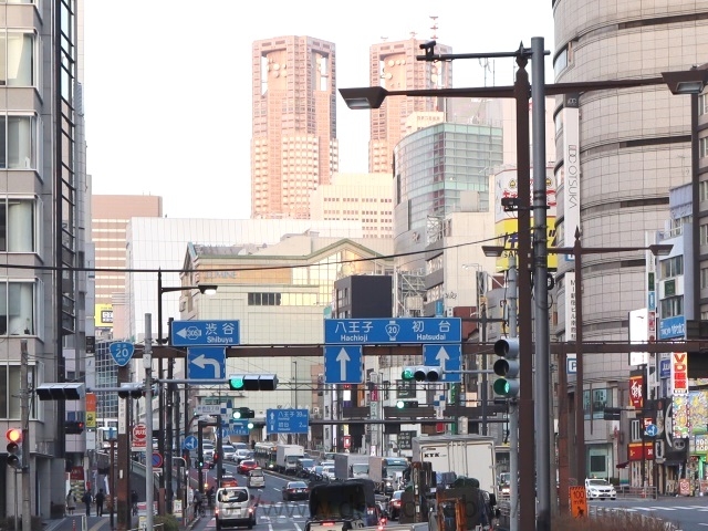 新宿四丁目交差点の写真