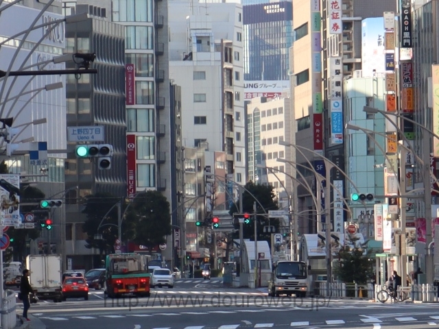 上野広小路交差点の写真