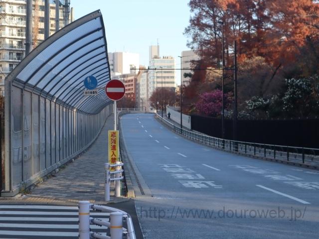 ���Ɓi��ʃ��J�j�̎ʐ^