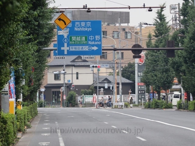 井草八幡前交差点の写真