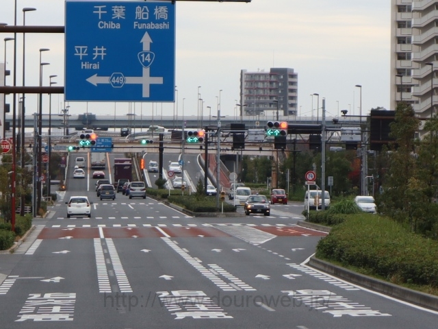 中川新橋と小松川橋の間の交差点の写真
