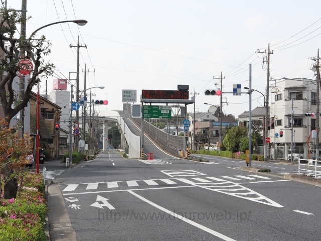 高速中央環状線小菅入口の写真