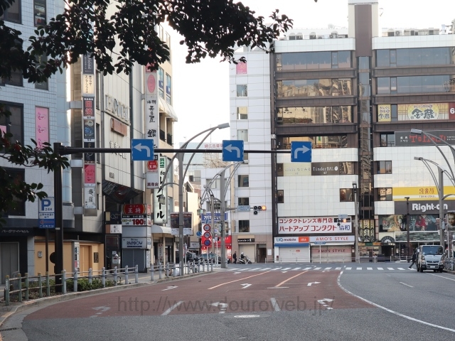 上野四丁目交差点の写真