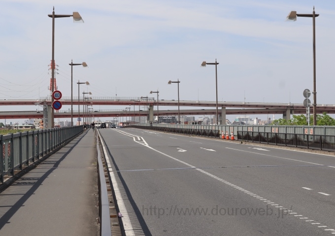西新井橋の写真