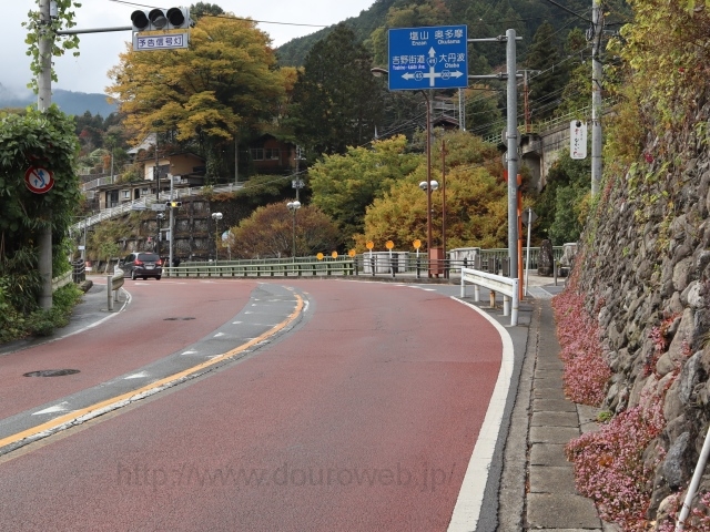 川井交差点の写真
