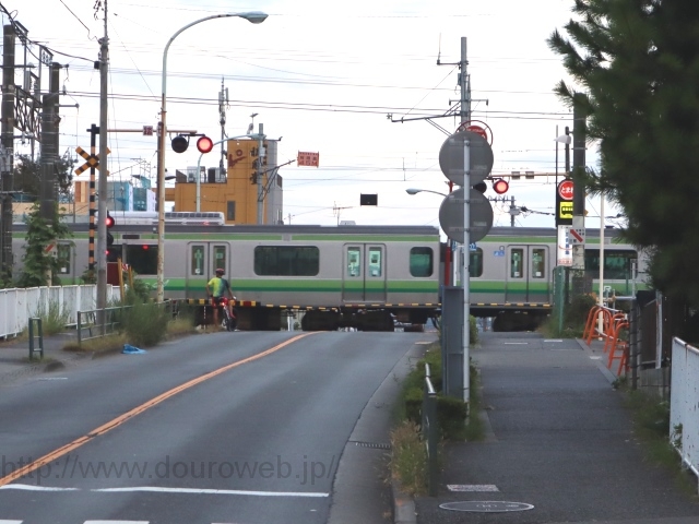 横浜線踏切の写真