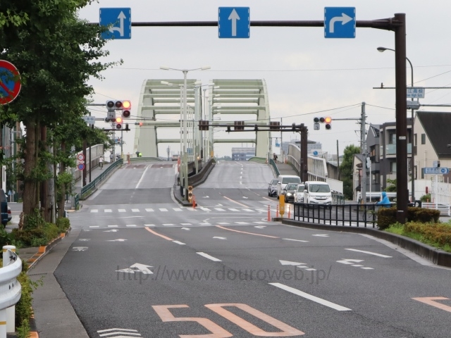 狛江高校交差点の写真