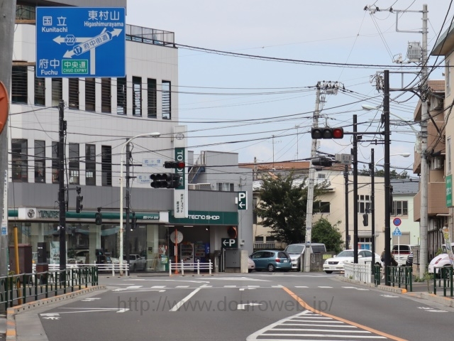 恋ヶ窪交差点の写真