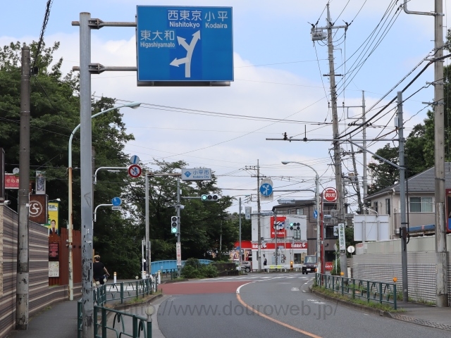 小川橋交差点の写真